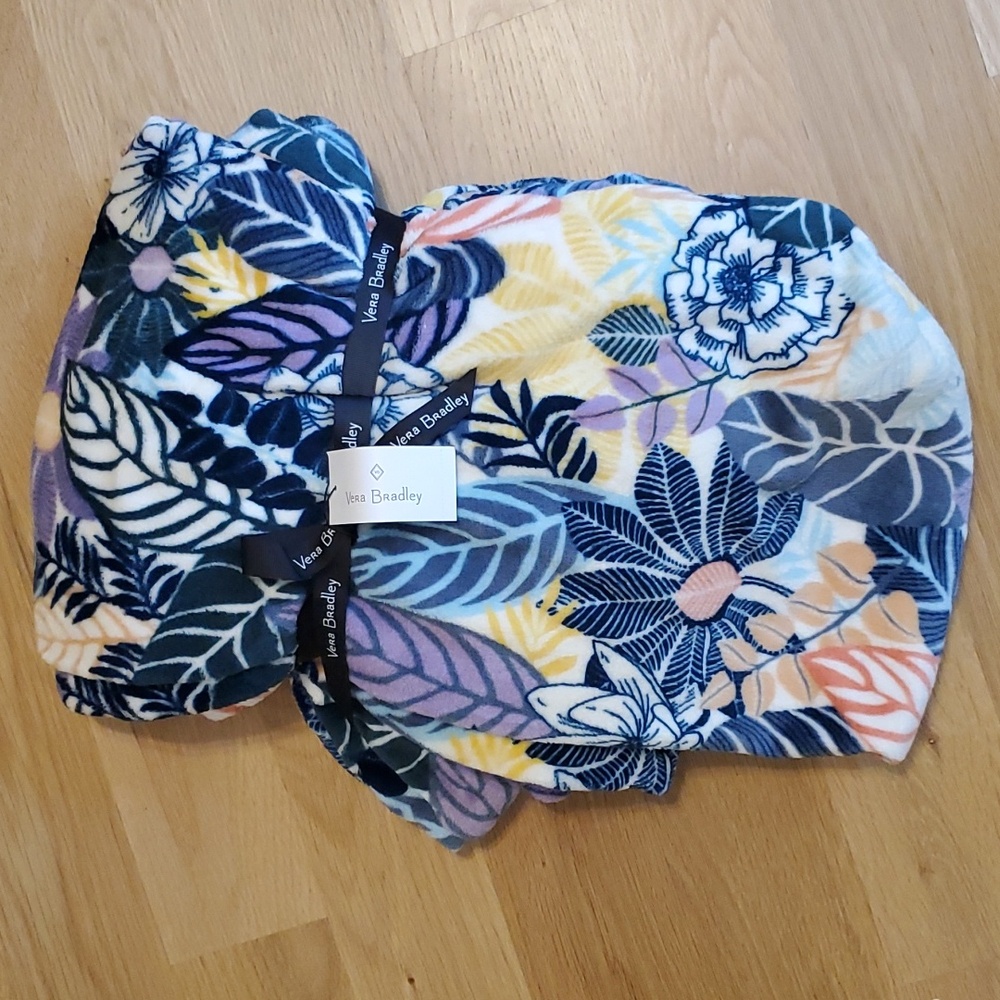 Vera Bradley Palm Floral Throw Blanket-NWT